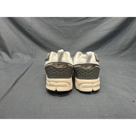Nike Vomero 5 (PS) Sneakers Pure Platinum Silver Size 2.5Y NEW NO BOX! - Picture 7 of 11
